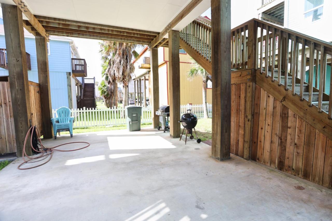 Yellow Beach Haven, Decks, Views, Mere Steps To Sand Galveston Exterior foto